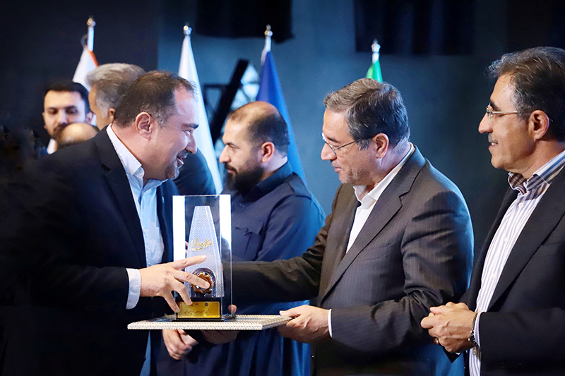 شرکت اروم تریلر بعنوان واحد نمونه صنعتی انتخاب شد