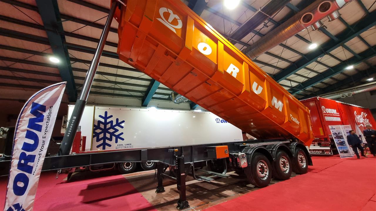 هلدینگ اروم تریلر در نمایشگاه یزد